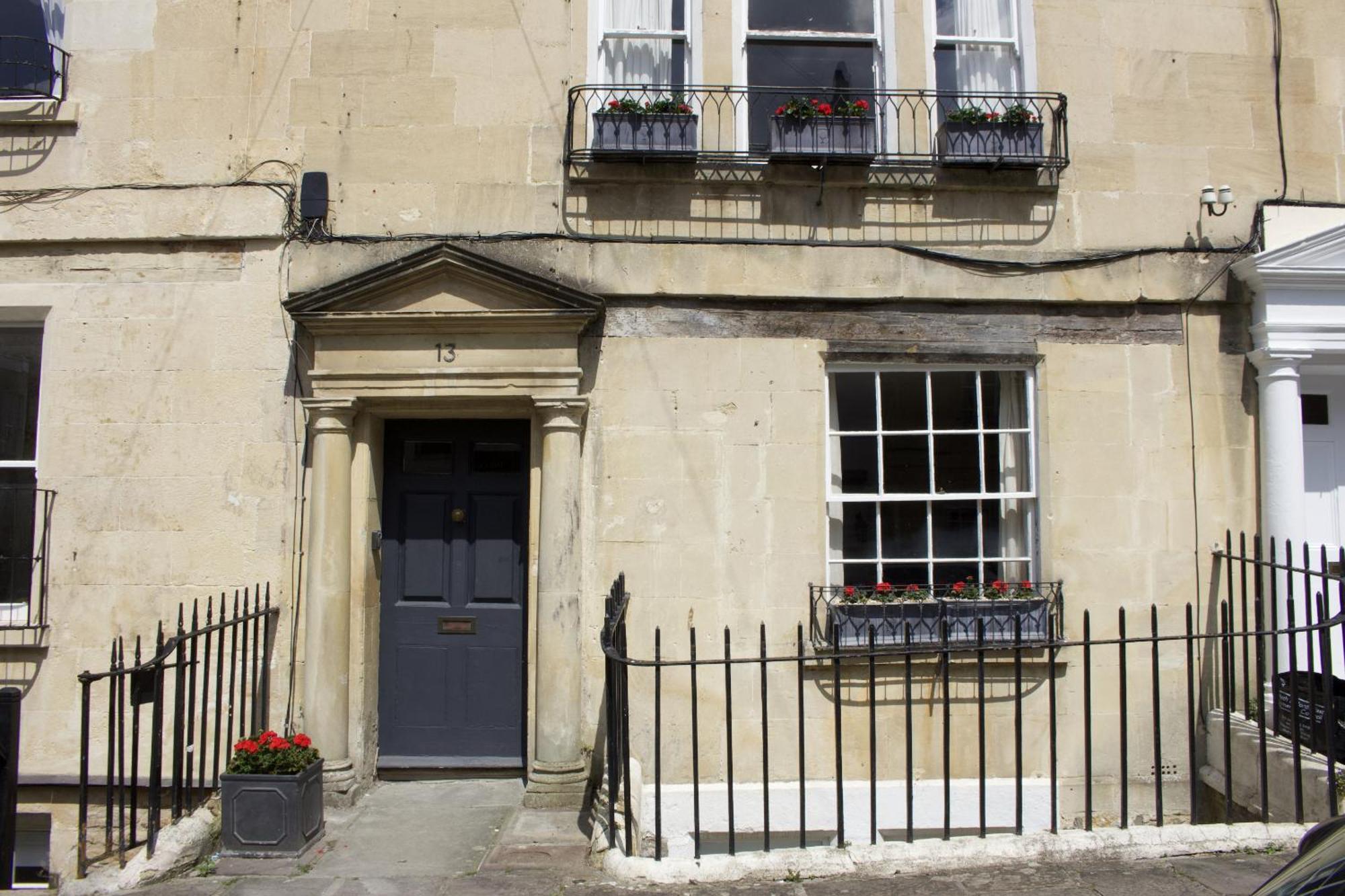 Maisonette With Hot Tub At 13 Rivers Street Apartment Bath Exterior photo