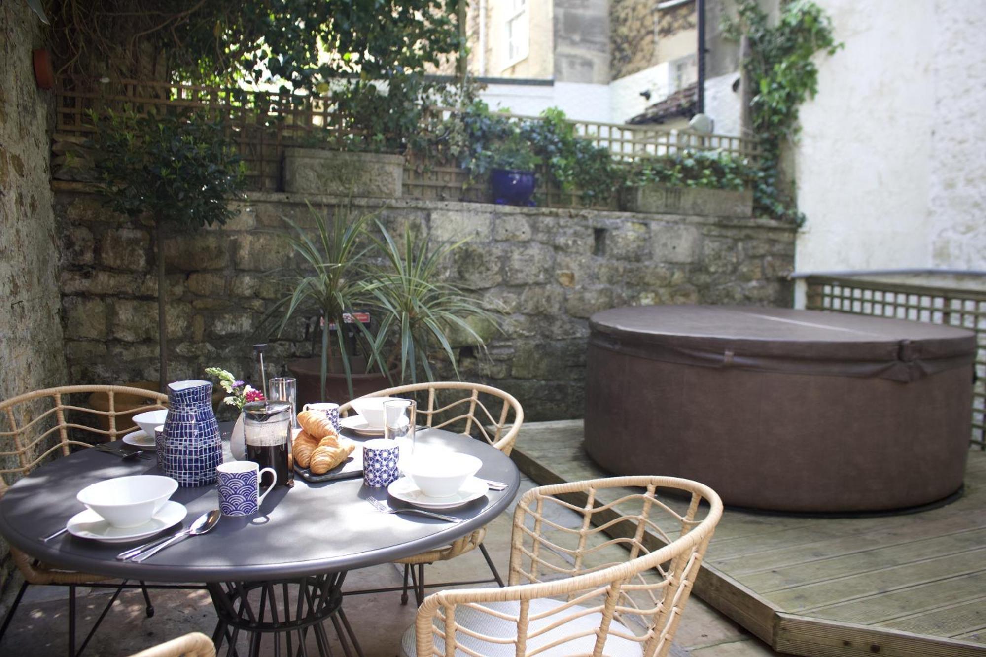 Maisonette With Hot Tub At 13 Rivers Street Apartment Bath Exterior photo